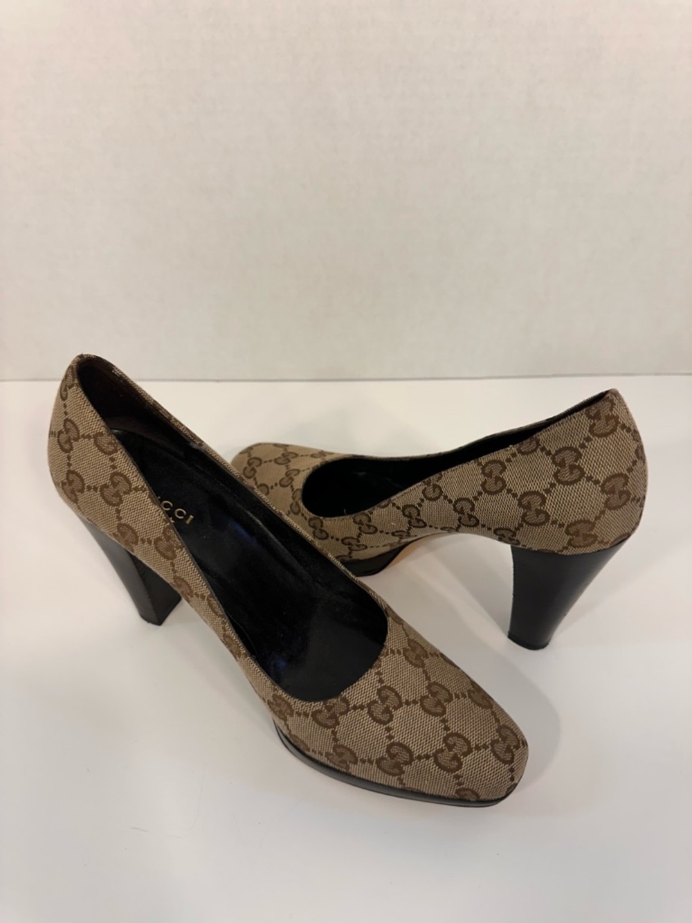 Authentic Gucci Beige Brown GG Canvas Pointed Toe pumps - only worn twice